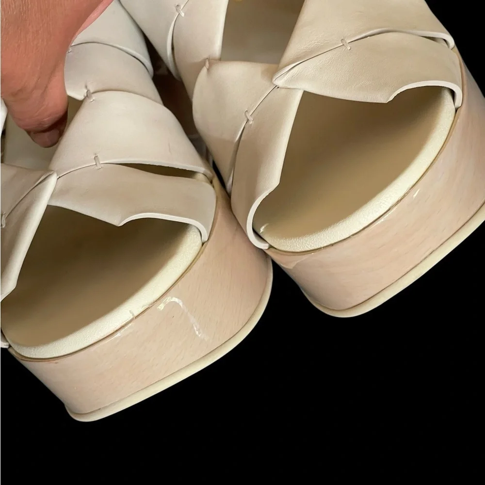 SALVATORE FERRAGAMO EUGENIA PLATFORM SADDLE SOFT LEATHER SANDALS 10C
